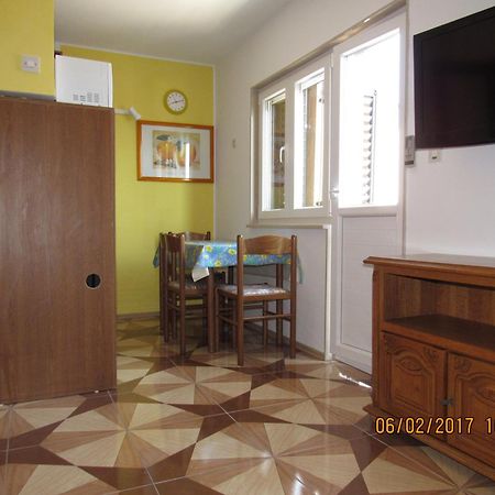 Guest House Vanessa Supetar Exterior photo