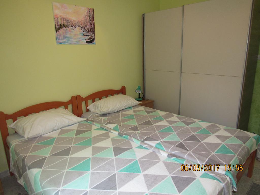 Guest House Vanessa Supetar Exterior photo