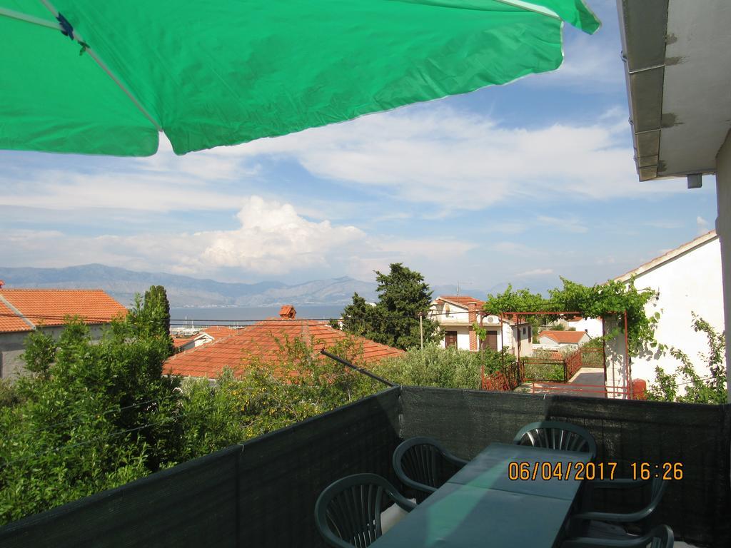 Guest House Vanessa Supetar Exterior photo
